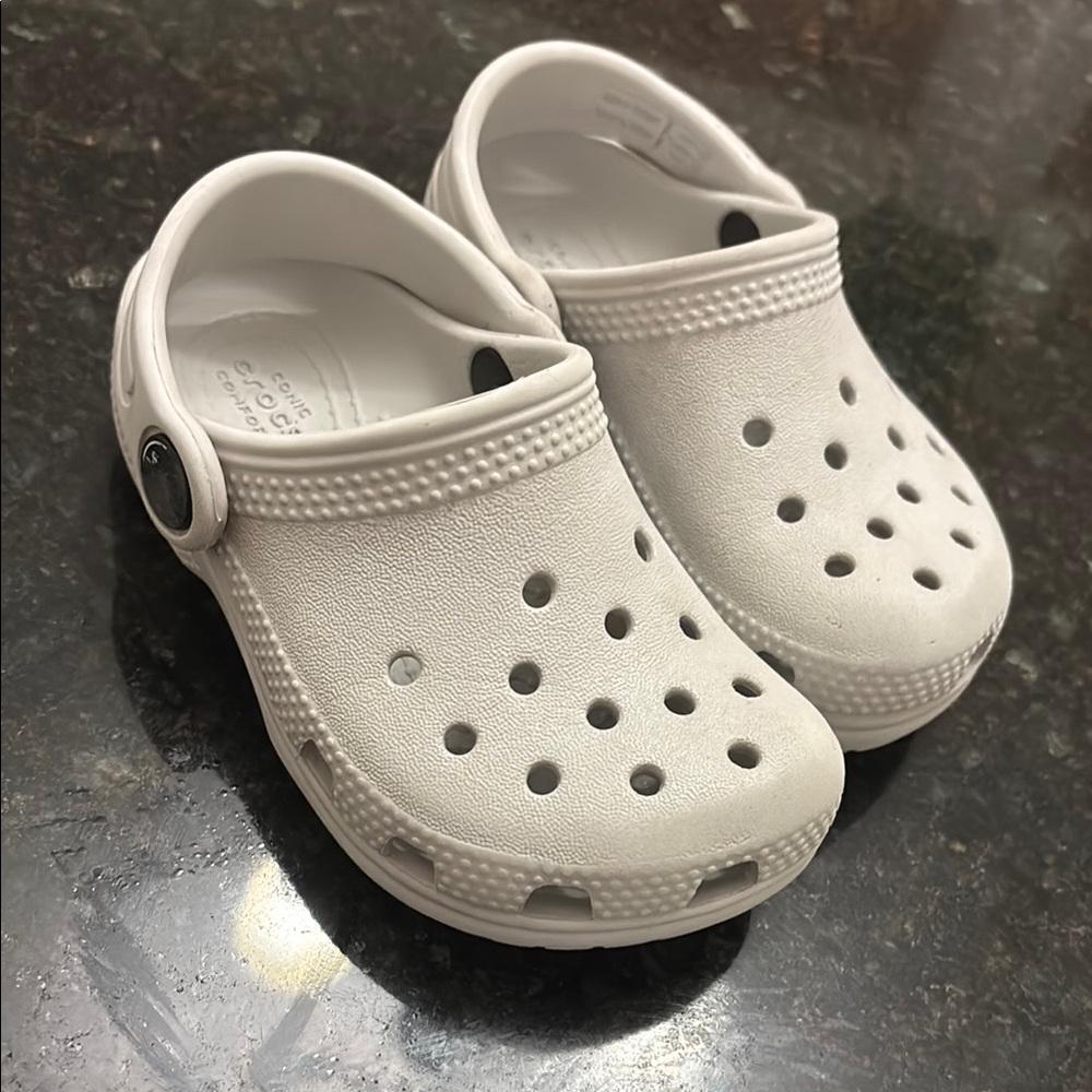 CROCS Kids Classic light gray Clogs